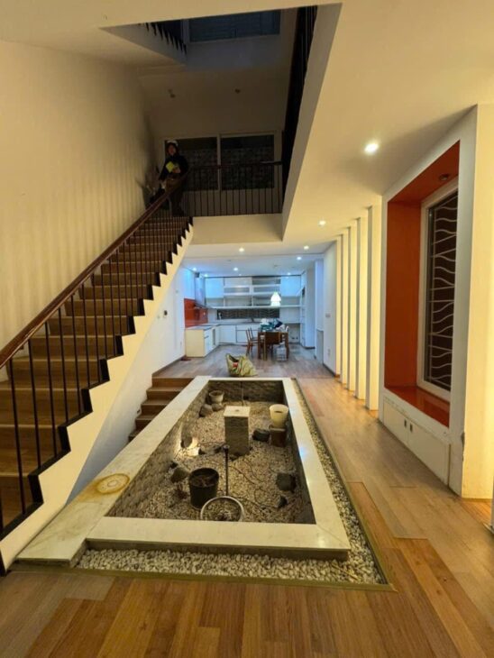VỊ TRÍ HIẾM-Mặt ngõ Ô tô Phố Linh Lang 79m/5Tầng/ MT 4.4m 31.8 Tỷ, Cách Phố 10m