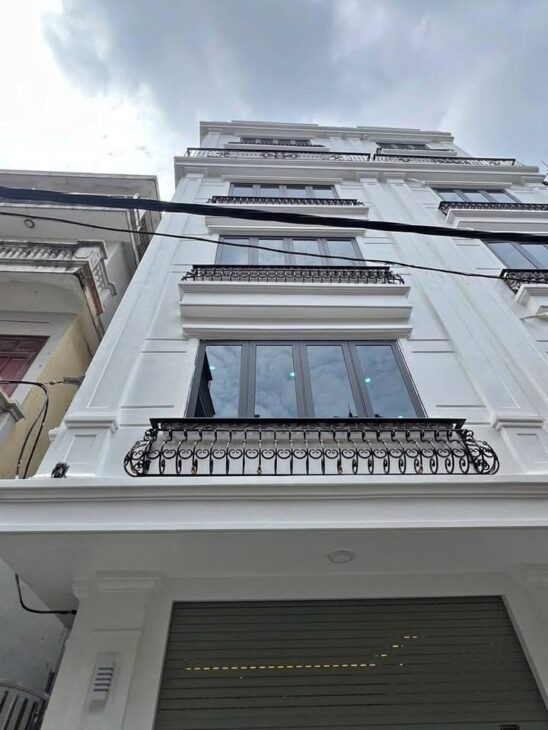 NHÀ MỚI ĐẸP 5 TẦNG – LÔ GÓC – SỔ VUÔNG ĐẸP – GẦN Ô TÔ – THÔNG KHU KĐT HINDO ROYAL P