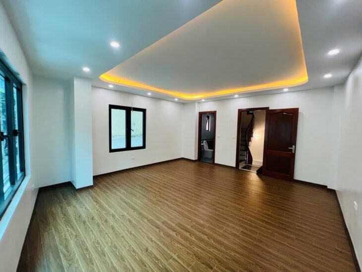 NHÀ MỚI ĐẸP 5 TẦNG – LÔ GÓC – SỔ VUÔNG ĐẸP – GẦN Ô TÔ – THÔNG KHU KĐT HINDO ROYAL P