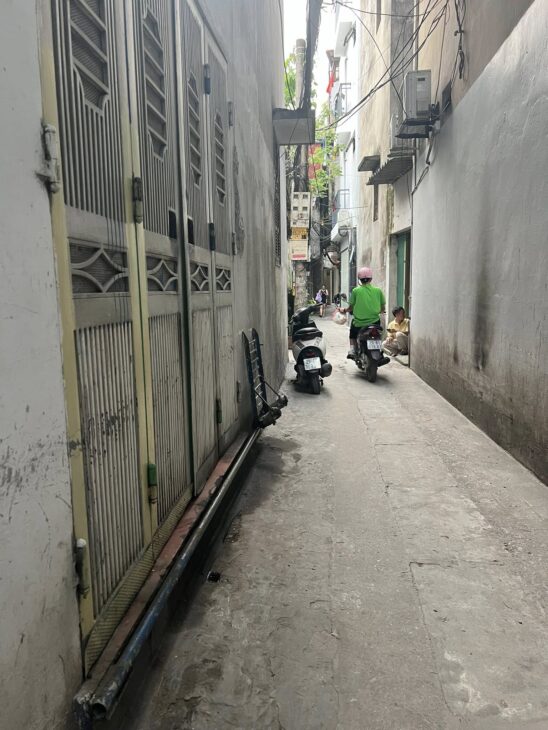 BÁN NHÀ ĐẸP NGÕ 59 PHỐ QUAN HOA – 61M2 – SÂN RỘNG – Ở NGAY – GIÁ CHỈ 15 TỶ
