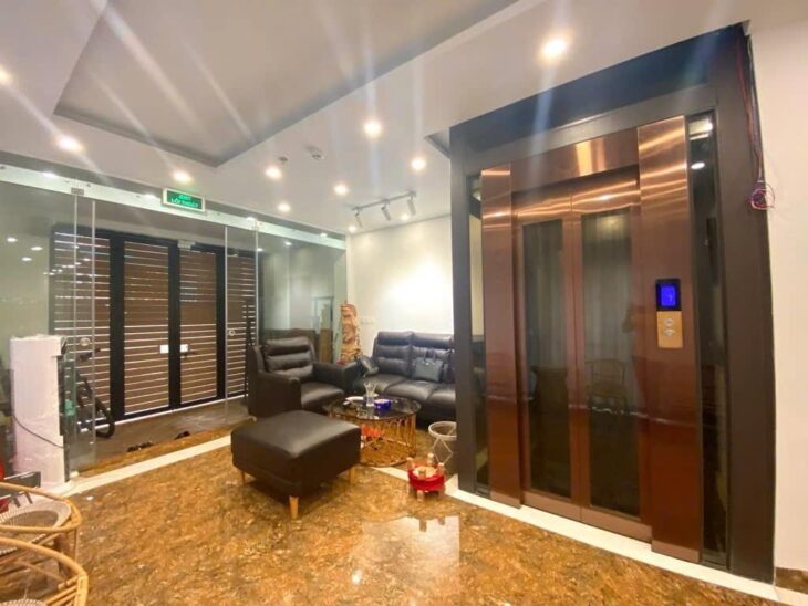 Bán nhà Lạc Long Quân lô góc oto thang máy gần phố 81m 7tầng 25,3 tỷ