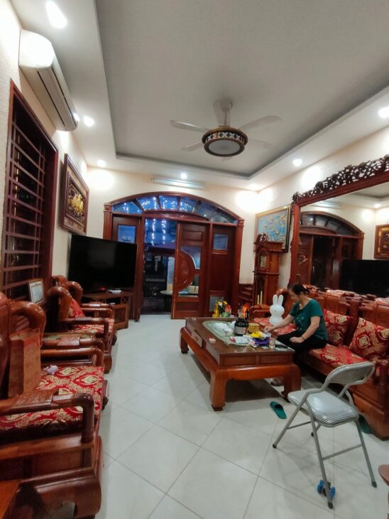 Bán biệt thự Trịnh Công Sơn otô đỗ cổng gần phố đi bộ 114m 24,3 tỷ