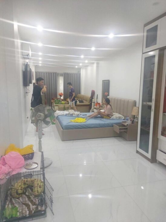 Bán nhà mặt phố Hoàng Hoa Thám vỉa hè kinh doanh –thang máy – văn phòng 65m 6tầng 31,8 tỷ