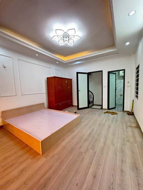 Vĩnh Hưng, Lĩnh Nam, Nhà 5 Tầng, 3 Ngủ, 1 Bước Ra Phố, Chỉ Hơn 5 Tỷ