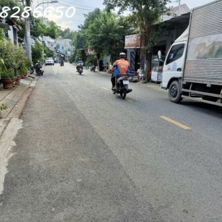 NHÀ LÔ GÓC 2 MẶT TIỀN CHỢ – PHÙ HỢP CHO KHÁCH VỪA Ở VỪA KINH DOANH MUA BÁN, DT11 x 20 = 190m2 NHÀ LÔ GÓC 2 MẶT TIỀN CHỢ – PHÙ HỢP CHO KHÁCH VỪA Ở VỪA KINH DOANH MUA BÁN, DT11 x 20 = 190m2