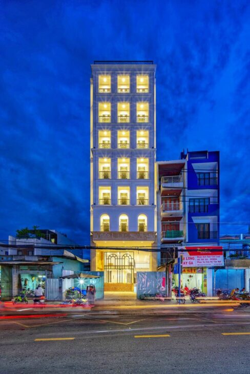 BÁN HXH 16m NGUYỄN CỬU VÂN sát Quận 1. DIỆN TÍCH: 942,2 (35,3Mx35M ). CẤP 4- CN: 950M2 – 180 TỶ