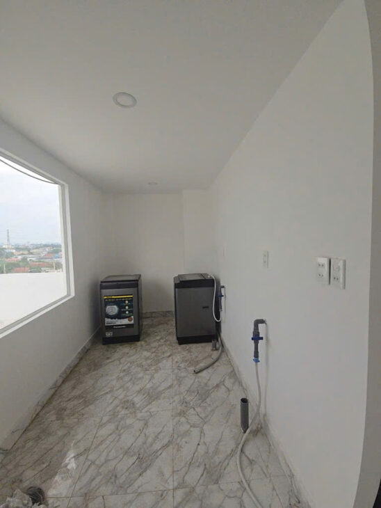 CHDV Dòng tiền gần 900tr/năm, mặt tiền TL15 gần Ngã Tư Ga, 146m2, 6 tầng, hầm, 19 phòng