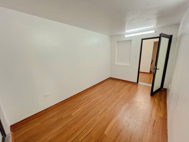 Tập thể tầng 1 – Ngõ 106 Chùa Láng Sổ 16m – sử dụng 30m.