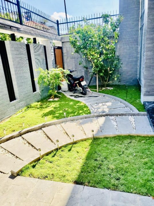 BÁN BIỆT THỰ TRUNG TÂM BÌNH THẠNH, HXH LÊ QUANG ĐỊNH, PHƯỜNG 7, BÌNH THẠNH. Dt 15x17m2 giá 27.99 tỷ