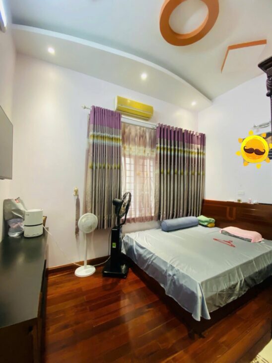 BÁN NHÀ CẦU GIẤY -LÔ GÓC – MẶT NGÕ KINH DAONH – ÔT Ô ĐỐ CỬA