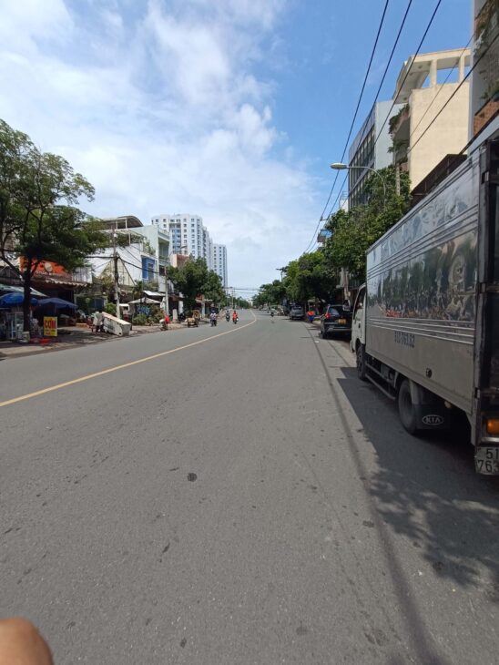 Cho thuê nhà MT Chu Văn An, P.26, 4x14m, 1 trệt, 2 lầu, 4pn, 4wc, 25tr, TL