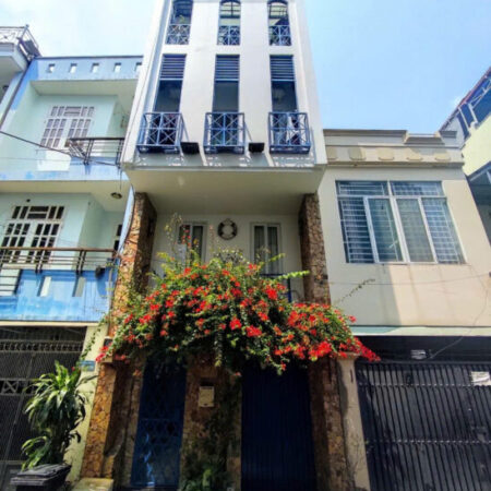 NHÀ MẶT PHỐ CHDV – 5 TẦNG – MT QUẬN 7 – 9PN – 9WC NGỎ VÀO 10M – GIÁ 13,7 TỶ