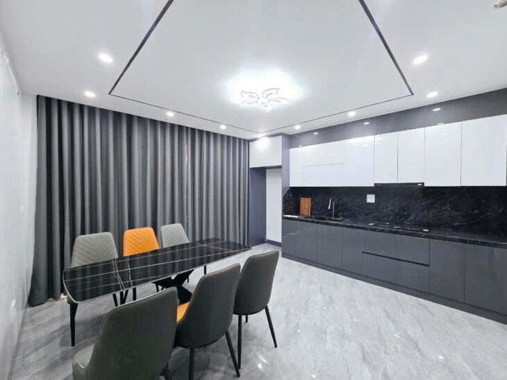 BÁN NHÀ MẶT NGÕ LẠC LONG QUÂN 55M² *7TẦNG THANG MÁY, 2 THOÁNG KINH DOANH – CHỈ 14,9 TỶ