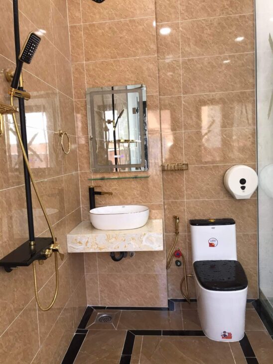 Tôi chủ nhà cho thuê nhà mới, căn góc, 94m2_ 5T; vỉa hè, Đào Tấn-31 Tr