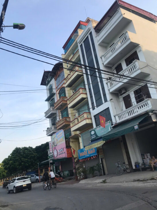 TT HUYỆN THANH TRÌ, LÔ GÓC 2 MẶT THOÁNG KINH DOANH – Ô TÔ VÀO NHÀ 40m2/ 5 TẦNG HƠN 5 Tỷ