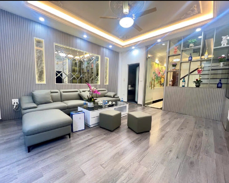 TT HUYỆN THANH TRÌ, LÔ GÓC 2 MẶT THOÁNG KINH DOANH – Ô TÔ VÀO NHÀ 40m2/ 5 TẦNG HƠN 5 Tỷ