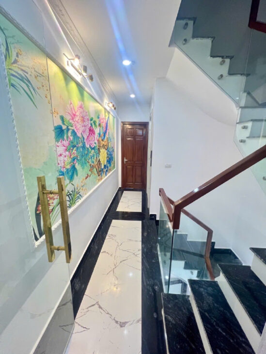 TT HUYỆN THANH TRÌ, LÔ GÓC 2 MẶT THOÁNG KINH DOANH – Ô TÔ VÀO NHÀ 40m2/ 5 TẦNG HƠN 5 Tỷ