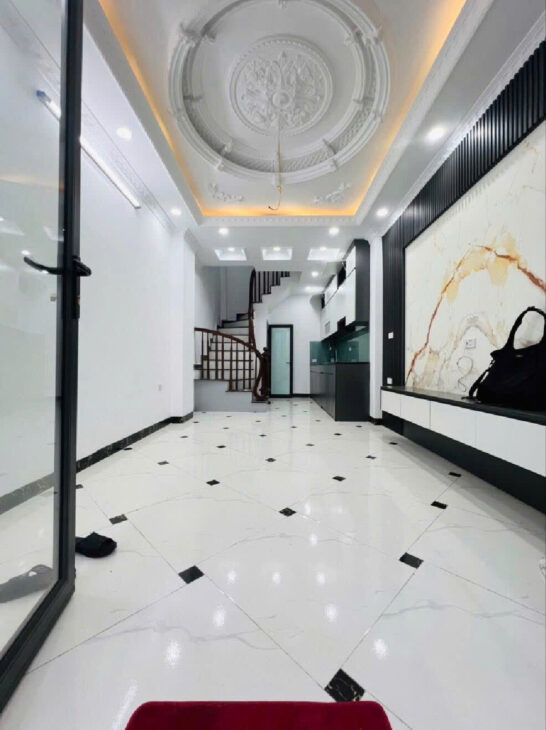 TT HUYỆN THANH TRÌ, DÂN XÂY NHÀ MỚI KÍNH KOONG 6 TẦNG 35 m2 CHỈ HƠN 4 TỶ.