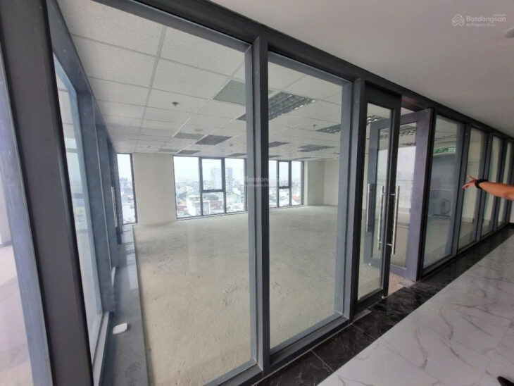 Bán tòa nhà hầm 7 tầng MT Nguyễn Thông, Q3 – 12x28m, HĐT 280tr/tháng – khu VIP – giá 100 tỷ