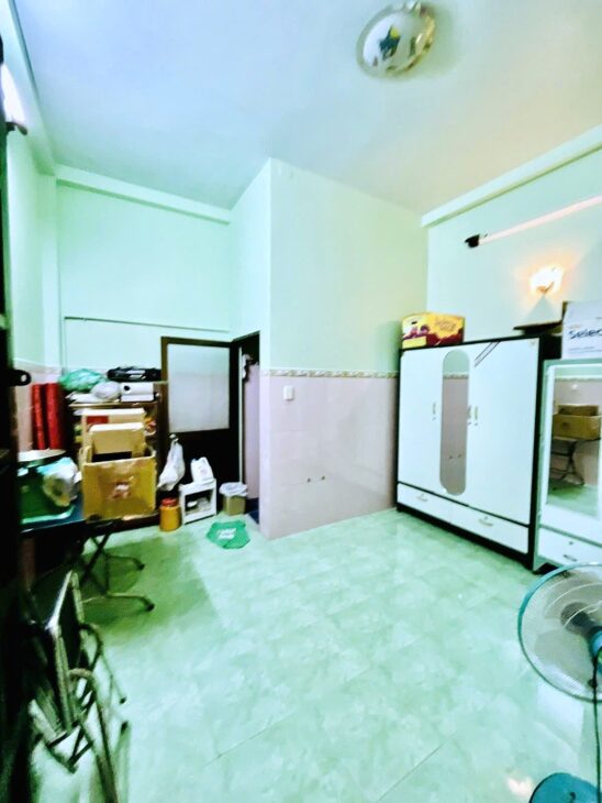 Chỉ 5.59 TỶ TL! Bán Nhà 4 Tầng – HẺM XE HƠI – Ngay CV Làng Hoa – Lê Văn Thọ!