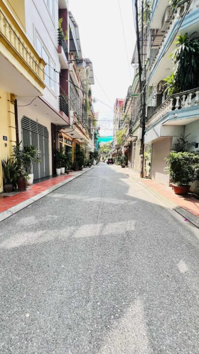 bán nhà Sài Đồng, 80m, mặt tiền 5m, vỉa hè, ôtô tránh, phân lô bàn cờ