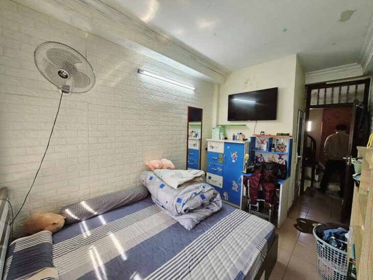 BÁN NHÀ TRUNG TÂM QUẬN CẦU GIẤY NGÕ NÔNG RỘNG THẲNG TẮP GIAO THÔNG THUẬN TIỆN 4 TẦNG 4,7 TỶ