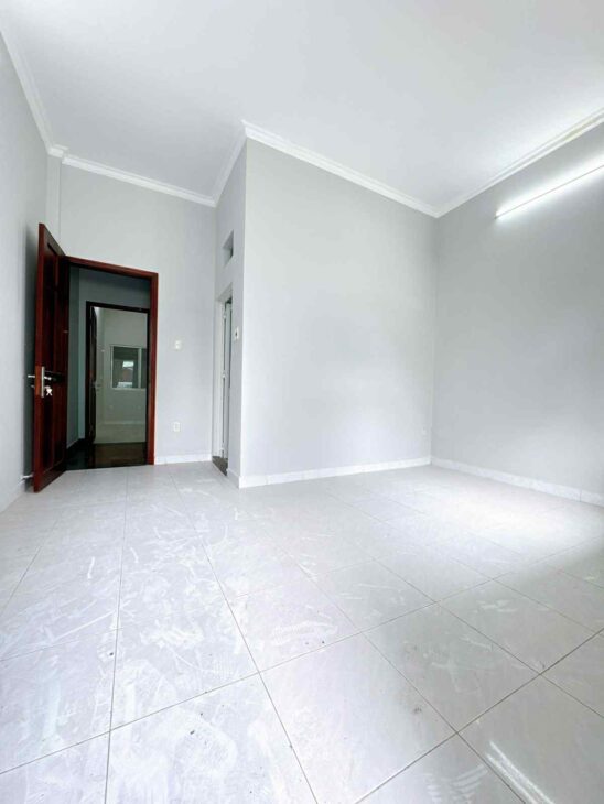 BÁN NHÀ HẺM XE HƠI NGỦ TRONG NHÀ LÊ VĂN THỌ – 3 LẦU – HẺM 6M – GẦN CÔNG VIÊN LÀNG HOA, GÒ VẤP