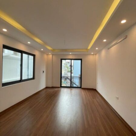 Bán nhà mới Việt Hưng vài bước ra ô tô tránh – 5 tầng DT 50m2 gần BigC, cầu Trần Hưng Đạo 5.8 tỷ