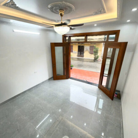 bán nhà đẹp trung tâm Bồ Cuyên ngay gần chợ bo, đường oto đậu đỗ cửa ngày và đêm