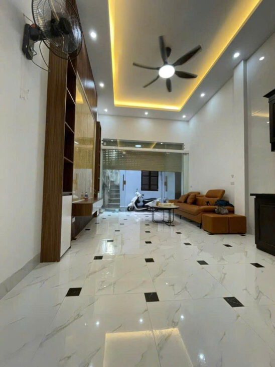 NHÀ MỚI HOÀNG MAI – NGÕ THOÁNG – 15M RA MẶT PHỐ 30m2 5 tầng mt 4m Giá 7.8 tỷ