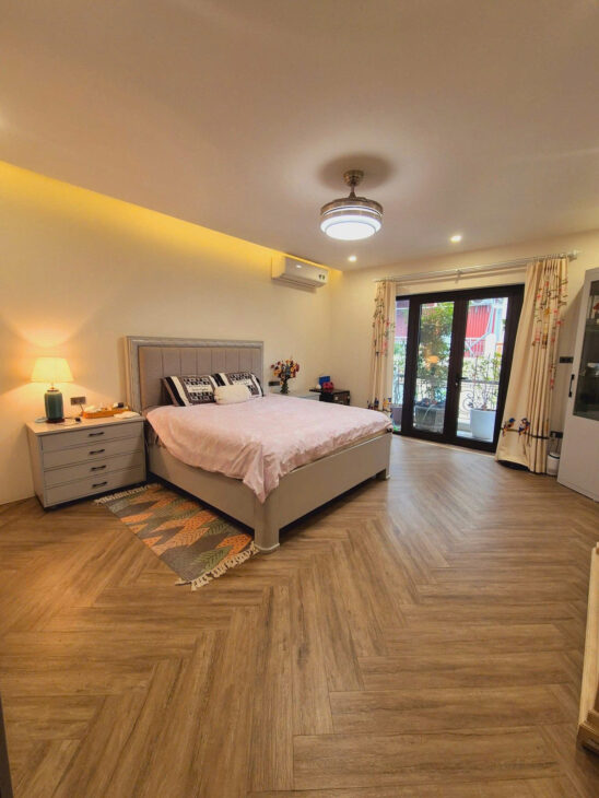 MẶT PHỐ QUAN NHÂN KINH DOANH – THANG MÁY Dt 84m2 5 tầng mặt tiền 5m Giá 32tỷ