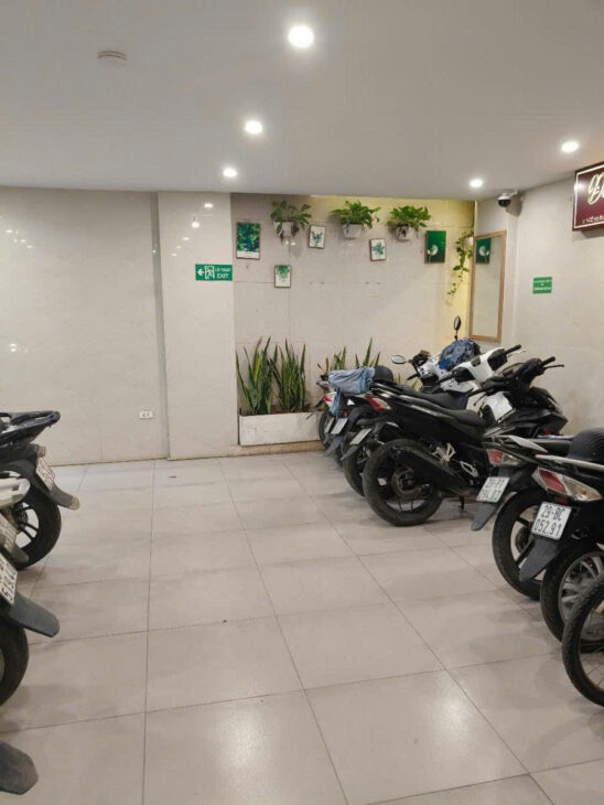 CCMN NGUYỄN KHANG – THANG MÁY – FULL ĐỒ dt 75m2 7 tầng mặt tiền 6.6m Giá 27 tỷ