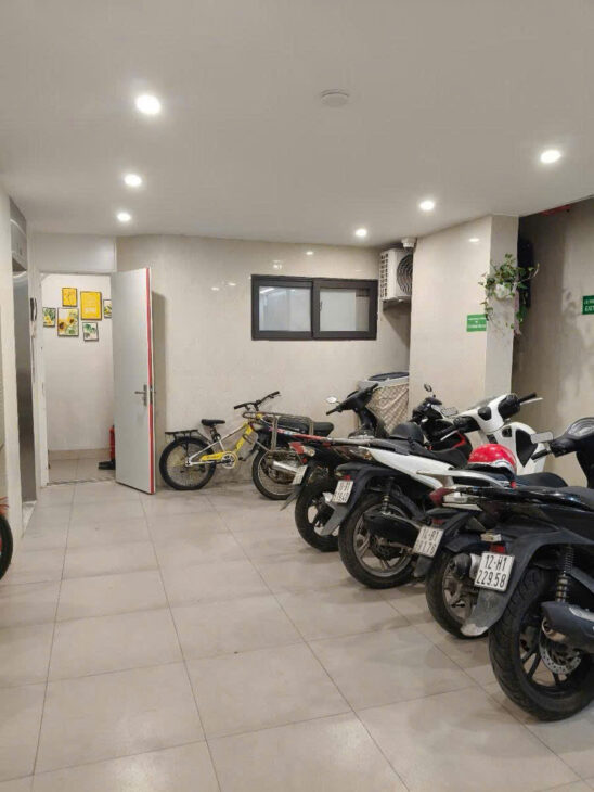 CCMN NGUYỄN KHANG – THANG MÁY – FULL ĐỒ dt 75m2 7 tầng mặt tiền 6.6m Giá 27 tỷ