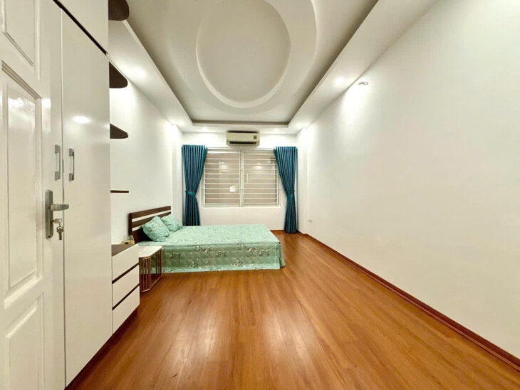 PHỐ TRẦN QUỐC VƯỢNG – NGÕ NÔNG RỘNG – Dt 30m2 5 tầng mặt tiền 3.6m Giá 7.6 tỷ