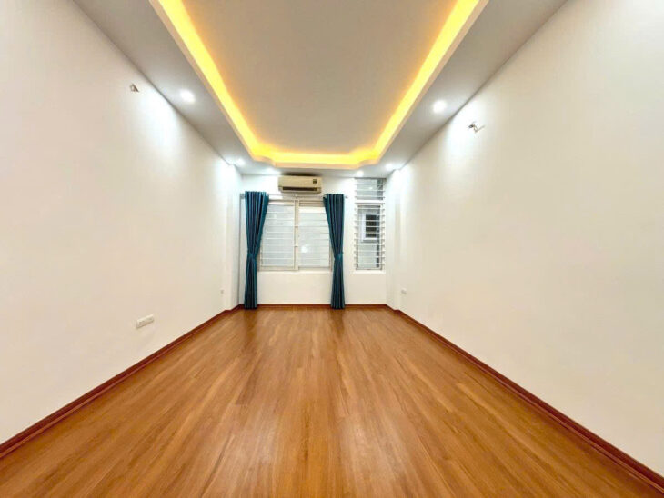 PHỐ TRẦN QUỐC VƯỢNG – NGÕ NÔNG RỘNG – Dt 30m2 5 tầng mặt tiền 3.6m Giá 7.6 tỷ