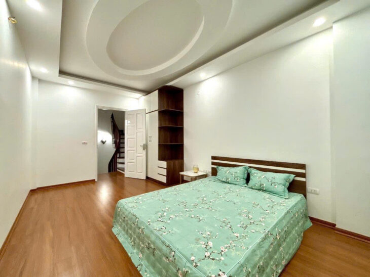 PHỐ TRẦN QUỐC VƯỢNG – NGÕ NÔNG RỘNG – Dt 30m2 5 tầng mặt tiền 3.6m Giá 7.6 tỷ