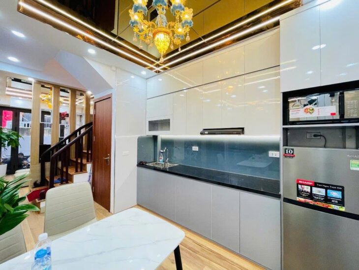 BÁN NHÀ TRẦN QUỐC VƯỢNG – 3 THOÁNG Diện Tích 31m2 5 tầng mặt tiền 3m Giá 8 tỷ