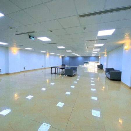 MP PHÙNG CHÍ KIÊN – KINH DOANH Ô TÔ TRÁNH Dt 251m2 9 tầng mt 11m Giá 135 tỷ