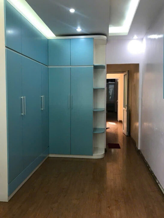 NHÀ DÂN XÂY- 2 THOÁNG- Ô TÔ 46 CHỖ ĐỖ CỬA- TIỆN ÍCH NGẬP TRÀN- CHO THUÊ VĂN PHÒNG- Ở ĐỀU SƯỚNG