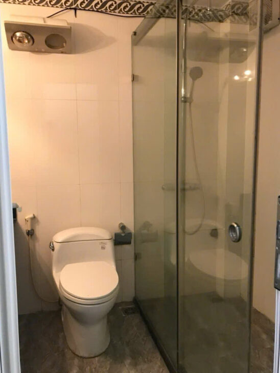 NHÀ DÂN XÂY- 2 THOÁNG- Ô TÔ 46 CHỖ ĐỖ CỬA- TIỆN ÍCH NGẬP TRÀN- CHO THUÊ VĂN PHÒNG- Ở ĐỀU SƯỚNG