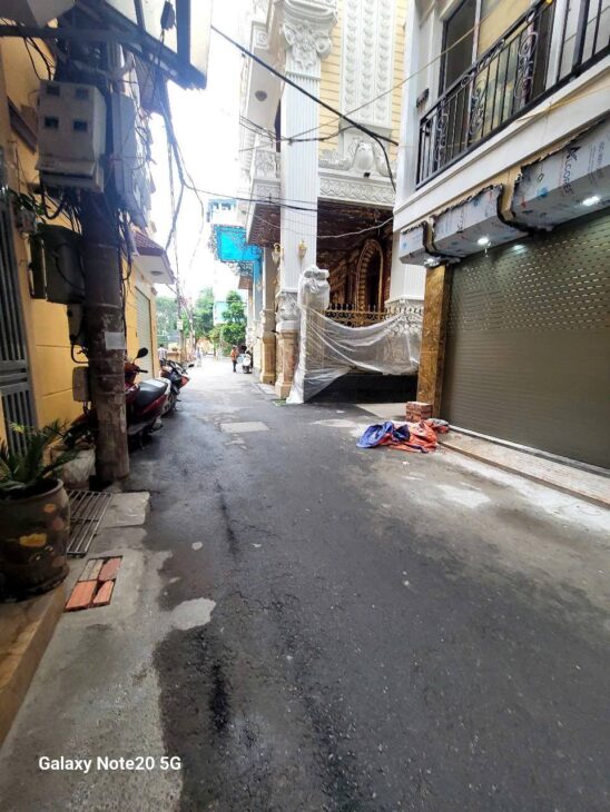 BÁN NHÀ HOÀNG QUỐC VIỆT CẦU GIẤY LÔ GÓC 3 MẶT NGÕ NGÕ Ô TÔ THÔNG KINH DOANH THANG MÁY 21 TỶ