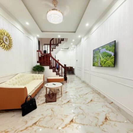 Bán nhà Hoàng Hoa Thám, Ba Đình, ngõ thông gần phố, 2 thoáng 36m2, 5 tầng, chỉ 8.9 tỷ
