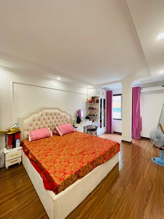 HẠ SỐC 600 TRIỆU – CHỈ CÒN 12 TỶ – NHÀ MỚI 7 TẦNG THANG MÁY PHÂN LÔ VỈA HÈ HOÀNG ĐẠO THÀNH