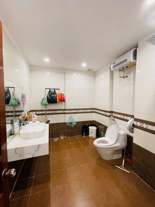 HẠ SỐC 600 TRIỆU – CHỈ CÒN 12 TỶ – NHÀ MỚI 7 TẦNG THANG MÁY PHÂN LÔ VỈA HÈ HOÀNG ĐẠO THÀNH