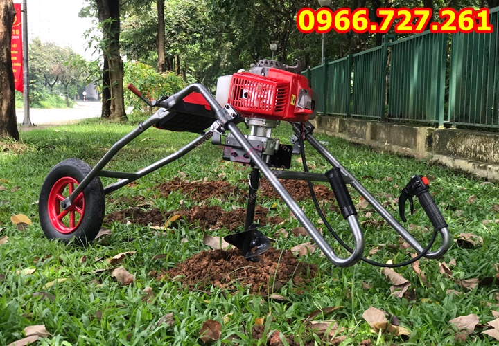 Máy khoan đất đẩy tay có bánh xe – Khoan lỗ trồng cây nhanh, nhẹ sức