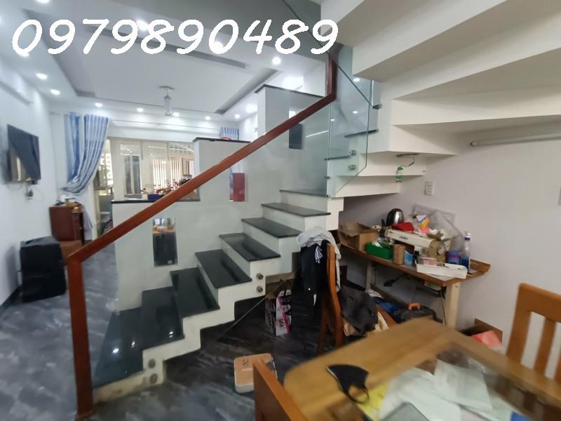 Cần bán nhà mặt tiền Nguyễn Chí Thanh – Hải Châu, 82 m2, 3 tầng, giá hơn 8 tỷ