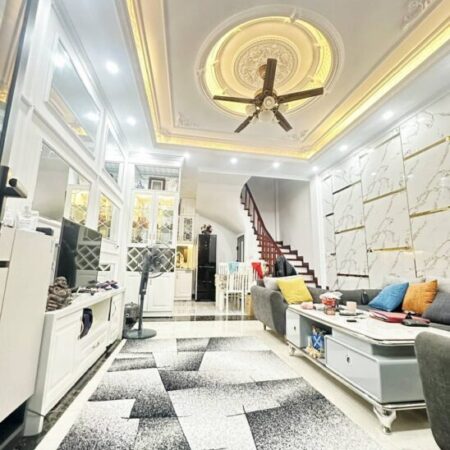 BÁN NHÀ TRUNG TÂM QUẬN ĐỐNG ĐA VỊ TRÍ ĐẸP THIẾT KẾ HIỆN ĐẠI GẦN PHỐ 5 TẦNG 9 TỶ