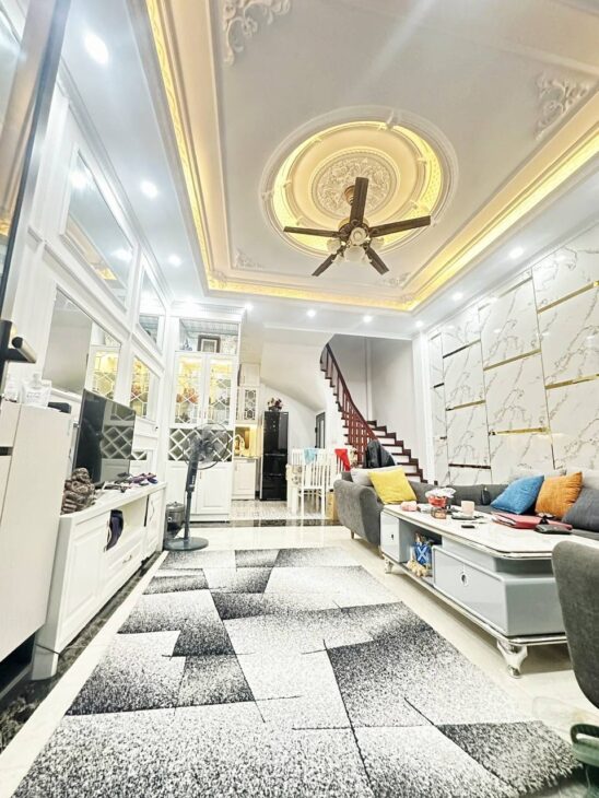 BÁN NHÀ TRUNG TÂM QUẬN ĐỐNG ĐA VỊ TRÍ ĐẸP THIẾT KẾ HIỆN ĐẠI GẦN PHỐ 5 TẦNG 9 TỶ
