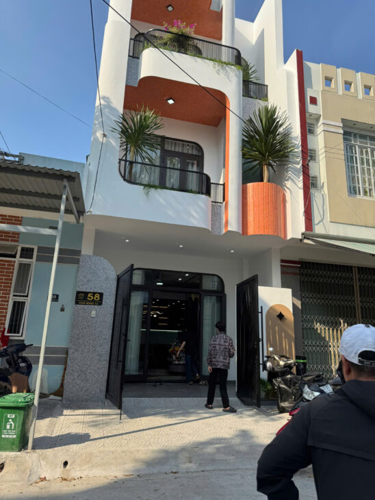 + Nhà 2,5 tầng Lê Kim Lăng, Trung Tâm Cẩm lệ, đường 7,5m lề 9m, gần Lê đại hành và sân bay.