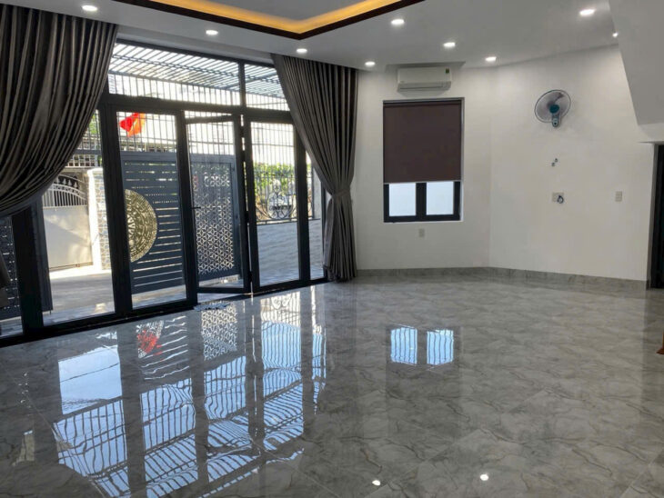 Cho thuê nhà mới mặt tiền kinh doanh, gần Đại học Nha Trang